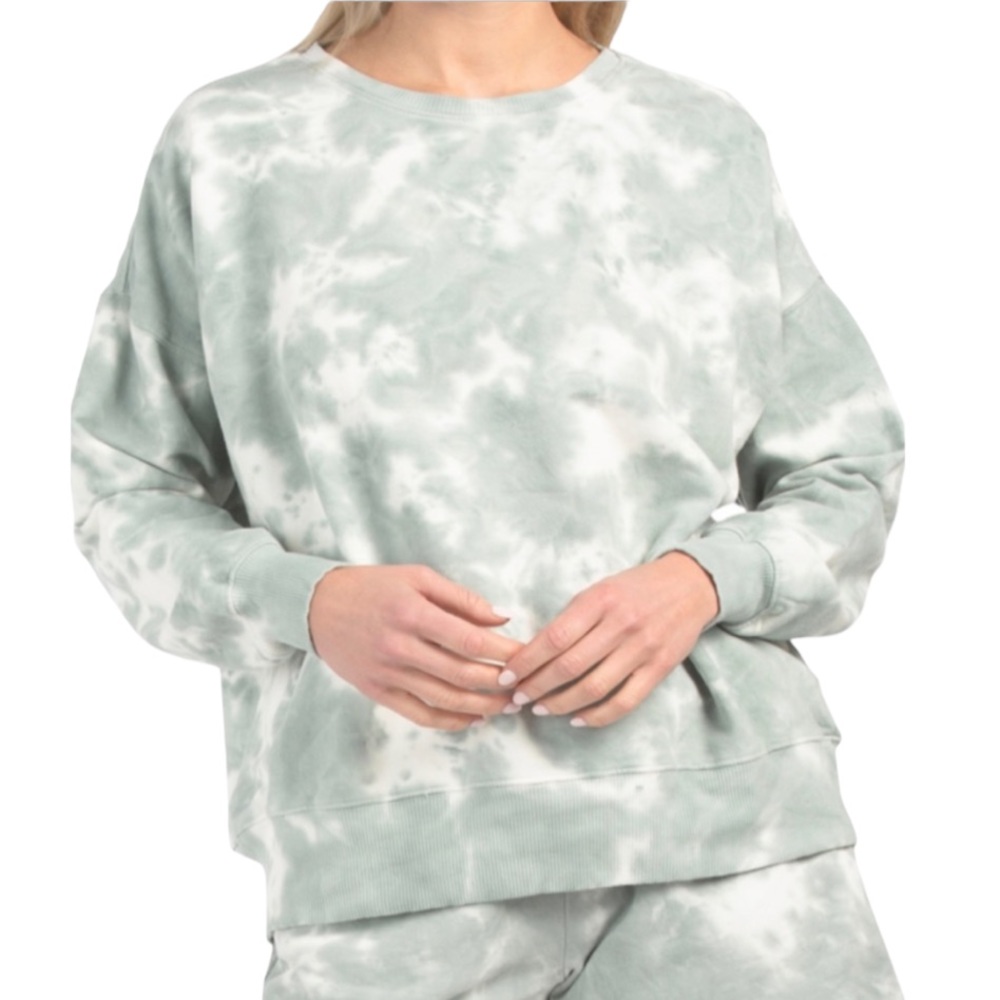 AR-33 Cloud Tie Dye Sweatshirt